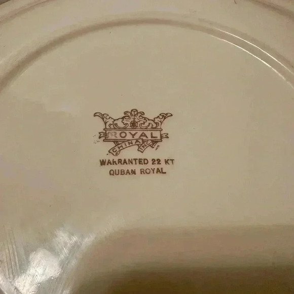 Vintage Royal China Warranted 22 Karat Gold QUBAN ROYAL 10.5” Dinner Plate - Picture 9 of 11